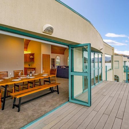 Huge Lakefront Delight - Queenstown Holiday Home Εξωτερικό φωτογραφία