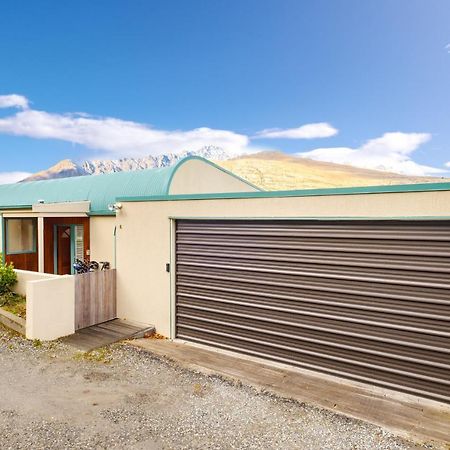 Huge Lakefront Delight - Queenstown Holiday Home Εξωτερικό φωτογραφία