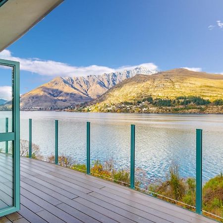 Huge Lakefront Delight - Queenstown Holiday Home Εξωτερικό φωτογραφία