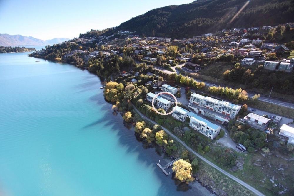 Huge Lakefront Delight - Queenstown Holiday Home Εξωτερικό φωτογραφία