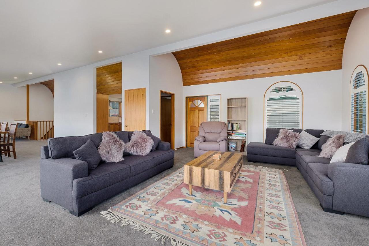 Huge Lakefront Delight - Queenstown Holiday Home Εξωτερικό φωτογραφία